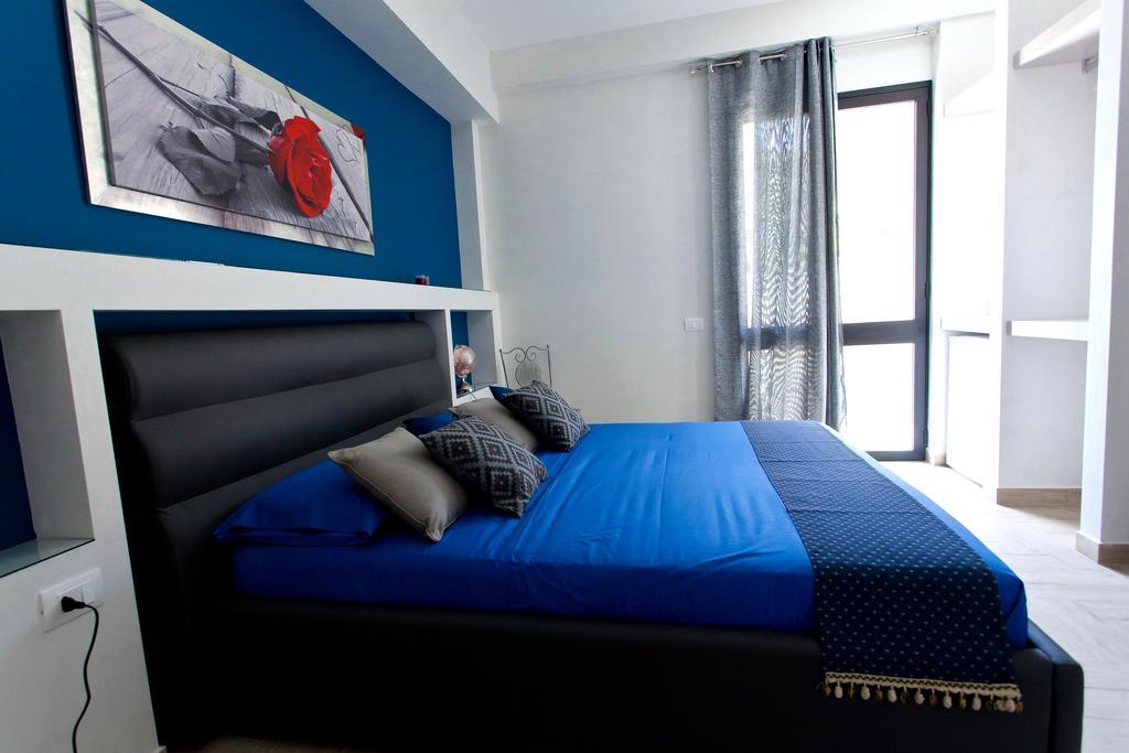 B&B Shining Avola Rum bild